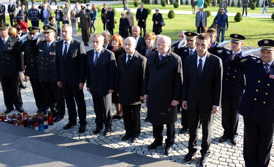 Polaganje vijenaca u povodu blagdana Svih Svetih